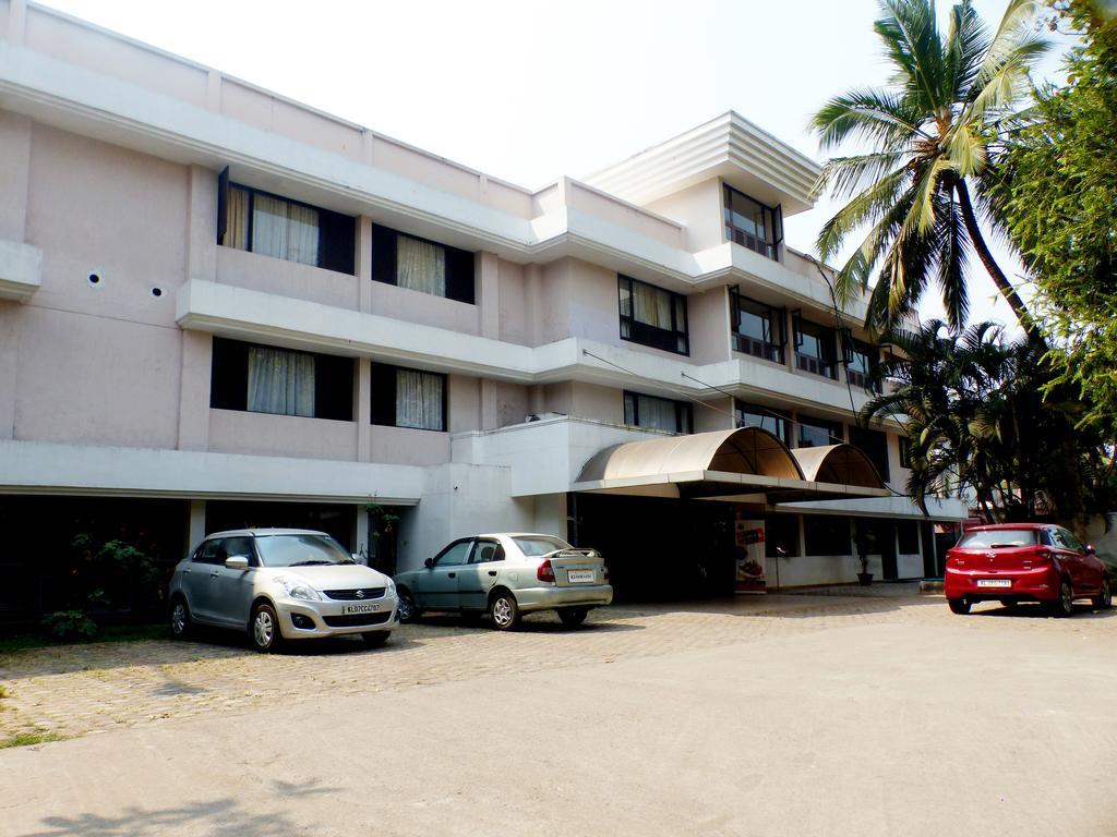 โรงแรมไฮเวย์การ์เดน Kochi ภายนอก รูปภาพ